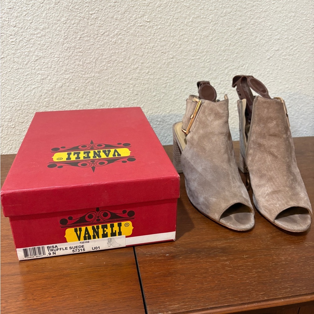 Vaneli Bisa Women's Taupe Suede Mules